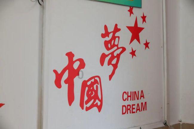 青岛农业大学齐心协“绿”实践团：环保海报展，答题闯关赛